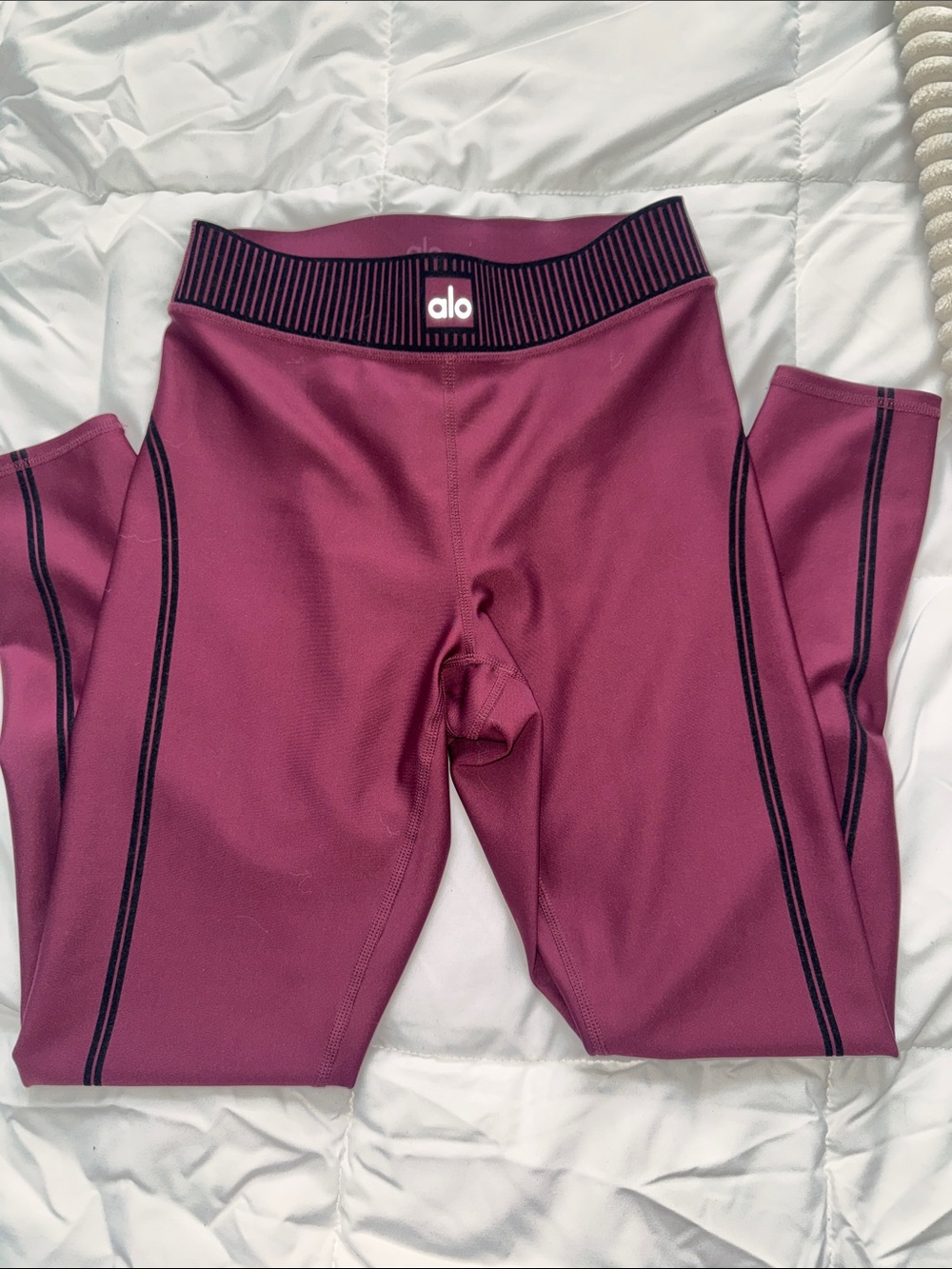 NEW Alo  Yoga Burgundy Airlift Leggings